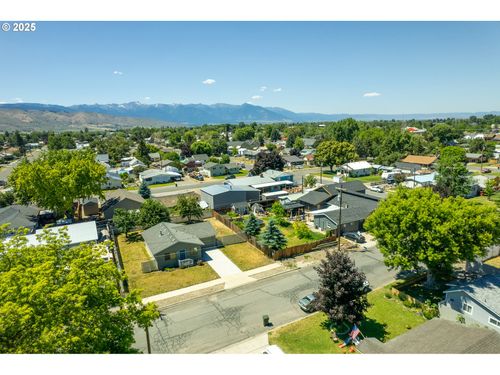 2025 Plum St, Baker City, OR, 97814-3064 | Card Image