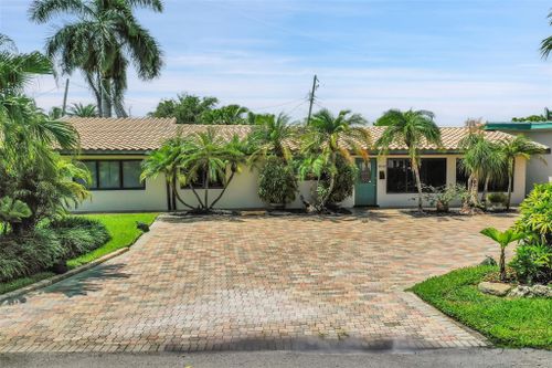 2040 Coral Gardens Dr, Wilton Manors, FL, 33306 | Card Image