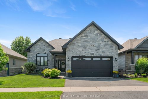 {{alt}} | Card Image