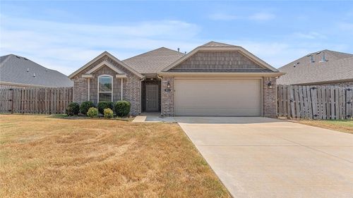 951 Lakeview Dr, Centerton, AR, 72719-7057 | Card Image