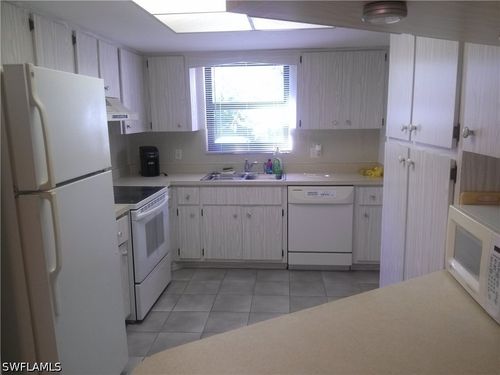 d106-4963 Pepper Cir, NAPLES, FL, 34113-4162 | Card Image
