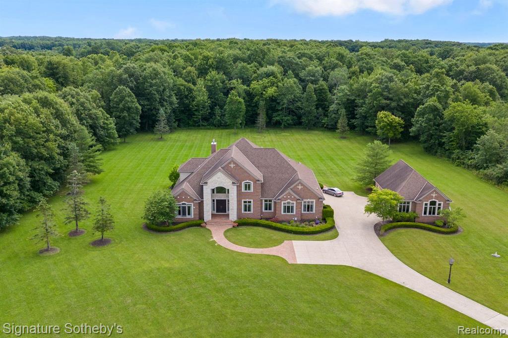 Place Rd, Richmond, MI 48062