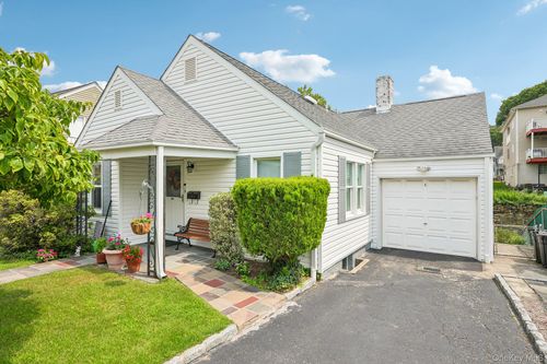 105 Hildreth Place, Yonkers, NY, 10704 | Card Image