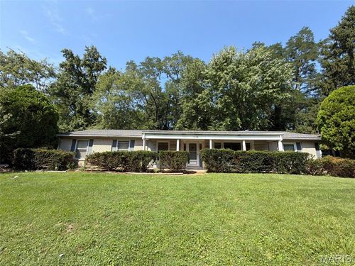 1525 Moonlight Dr, Ferguson, MO, 63135-1448 | Card Image