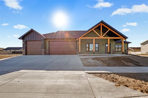 200 42nd Ave Ne, Great Falls, MT, 59404 | Card Image