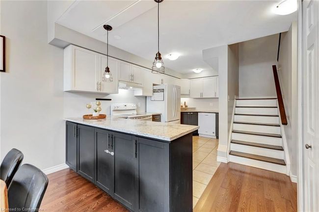 61 Valridge Dr, Townhouse with 3 bedrooms, 3 bathrooms and 3 parking in Ancaster ON | Image 7