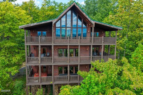 25-2251 Upper Middle Creek Rd, Sevierville, TN, 37876-7609 | Card Image