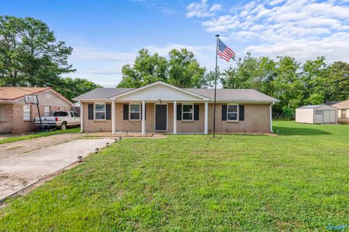 2421 Yorkshire Drive Sw, Huntsville, AL, 35803 | Card Image