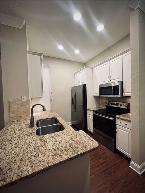 unit-4018-5353 Memorial Dr, Houston, TX, 77007-8018 | Card Image