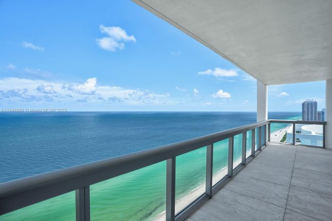 3304/01 - 6899 Collins Ave, Condo with 5 bedrooms, 5 bathrooms and null parking in Miami Beach FL | Image 32