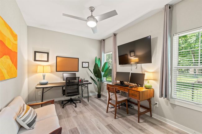Great for guests, family, or a home office. | Image 12
