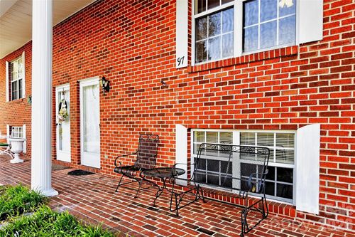 21-97-75 Laurelwood Dr, Marion, NC, 28752-3159 | Card Image