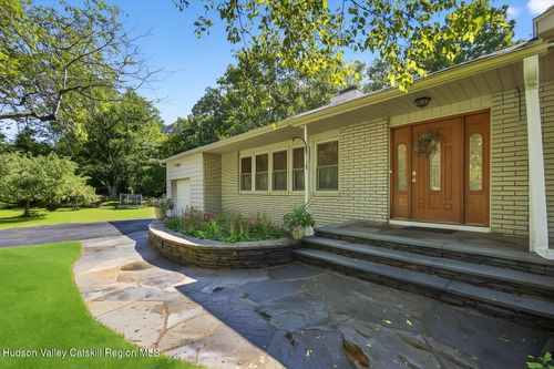4 Mary Ann Ave, Saugerties, NY, 12477-3660 | Card Image