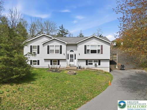 704 Avenue, Stroudsburg, PA, 18360 | Card Image