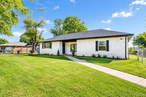 6033 S 31st West Ave, Tulsa, OK, 74107-9309 | Card Image
