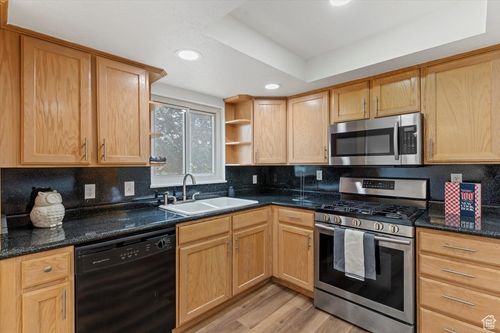 2486 N 690 W, Clinton, UT, 84015-9704 | Card Image