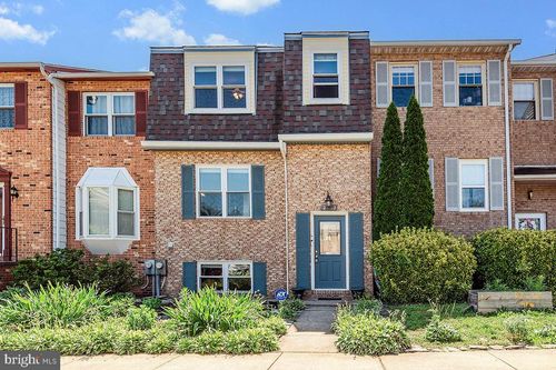 2432 Vineyard Ln, CROFTON, MD, 21114-1114 | Card Image