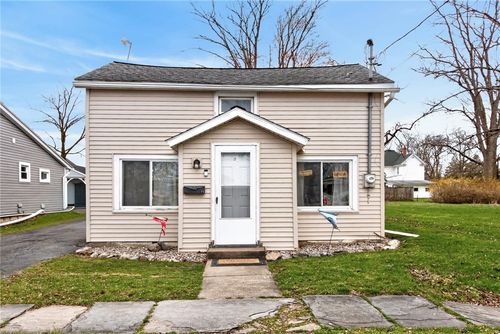 71 Mynderse St, Seneca Falls, NY, 13148-1252 | Card Image