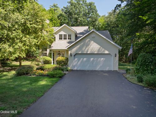 106 Chelsea Dr, Saratoga Springs, NY, 12866-6521 | Card Image