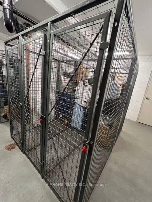 lockers-2-37 Grosvenor Street, Toronto, ON, M4Y3G5 | Card Image