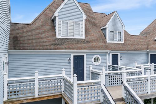 2122-2122 Old Pond Ln, Norwich, CT, 06360-7065 | Card Image