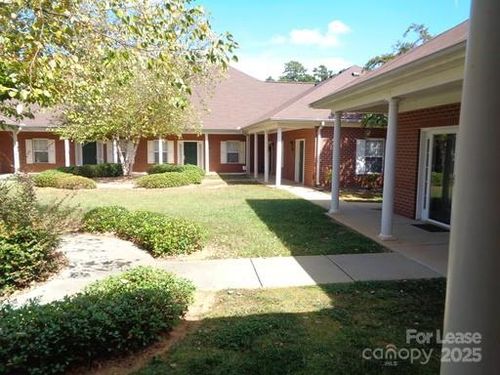 7041 Somerset Springs Dr, Charlotte, NC, 28262-3586 | Card Image