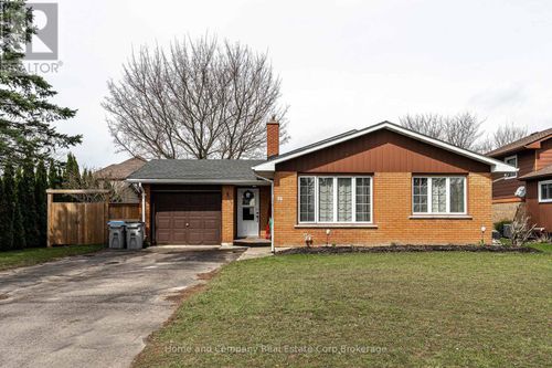 86 Nelson St, Mitchell, ON, N0K1N0 | Card Image