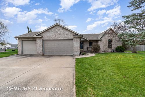 11263 Robin Meadows Drive, Tittabawassee Township, MI, 48623 | Card Image