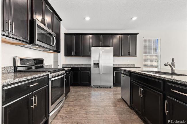 2042 Sicily Cir, House other with 4 bedrooms, 3 bathrooms and 2 parking in Longmont CO | Image 7