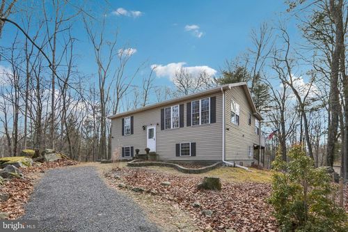 630 Wooddale Rd, East Stroudsburg, PA, 18302-9424 | Card Image