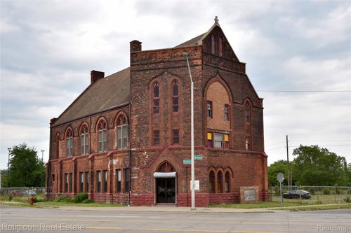 2900 Gratiot Ave, Detroit, MI, 48207-2475 | Card Image