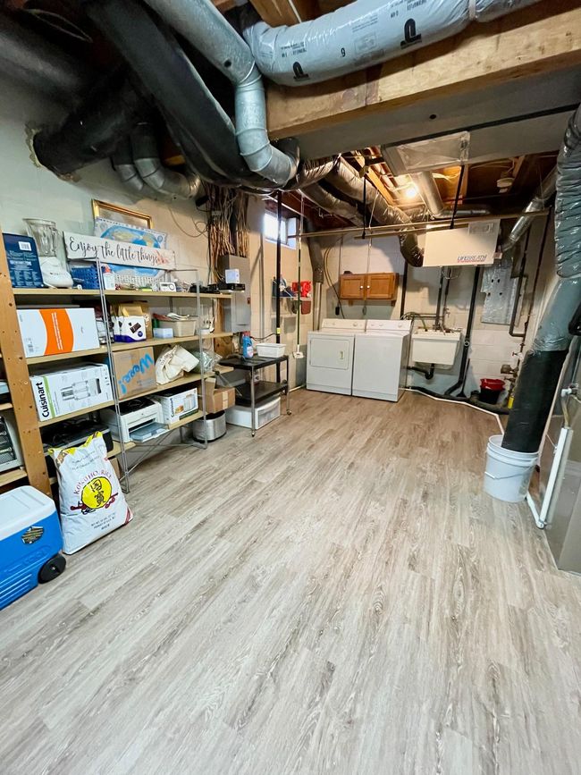 Spacious laundry/storage.jpg | Image 30