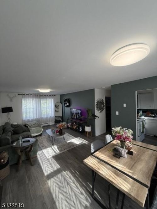 6-7 Hillside Ave, Newton, NJ, 07860-1201 | Card Image