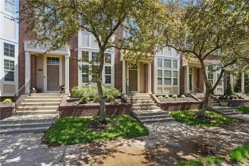 3013 Gentry Park, North Kansas City, MO, 64116-2920 | Card Image