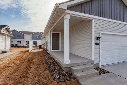 2733 13th St Ne, Bondurant, IA, 50035-2700 | Card Image