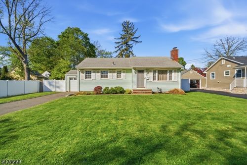 315 Myrtle Ave, Scotch Plains, NJ, 07076-1116 | Card Image