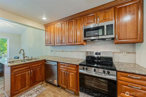 b11-4164 Factoria Blvd Se, Bellevue, WA, 98006-6132 | Card Image
