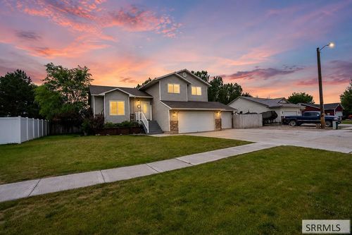 4130 Forest Glen Dr, Ammon, ID, 83406-6905 | Card Image