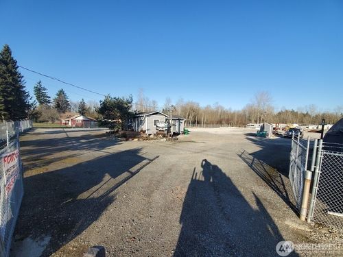 8315 Waller Rd E, Tacoma, WA, 98443-1033 | Card Image