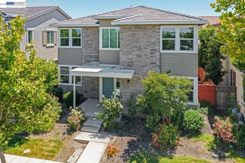 232 E Ramsey Dr, Mountain House, CA, 95391-8823 | Card Image