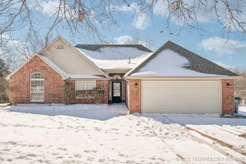 4980 Chestnut Dr, Claremore, OK, 74019-1954 | Card Image