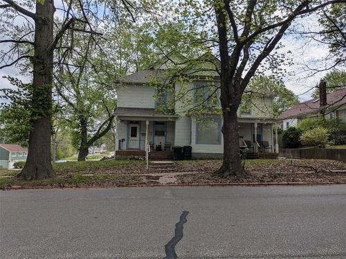 1101 S Broadway St, Leavenworth, KS, 66048-3115 | Card Image