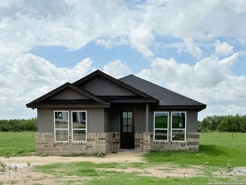 129 Camino Verde Ct, La Vernia, TX, 78121-5055 | Card Image