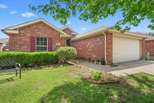 2830 Colt Ln, Dallas, TX, 75237-3241 | Card Image