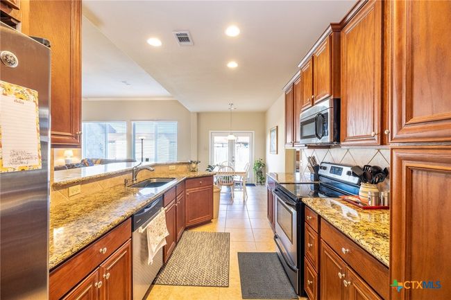 2502 Alamo St, House other with 3 bedrooms, 2 bathrooms and null parking in Gonzales TX | Image 9