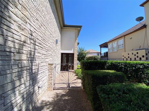 13 Swiftwater Trl, The Hills, TX, 78738-1417 | Card Image