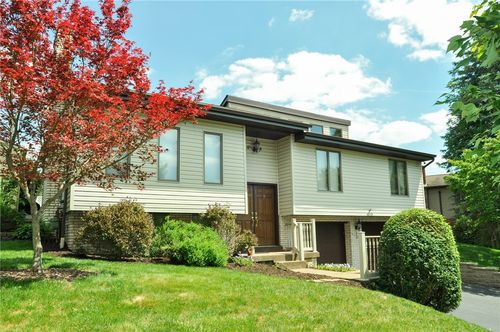 4048 Briarwood Dr, Jeannette, PA, 15644-4054 | Card Image