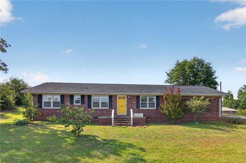 105 King James Rd, Seneca, SC, 29678-3724 | Card Image