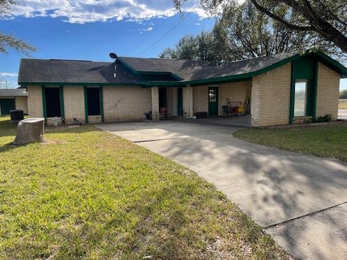 711 W North St, Hebbronville, TX, 78361-2930 | Card Image