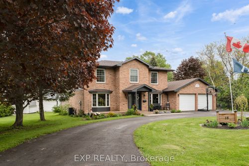18 Riverview Dr, Napanee, ON, K7R3A1 | Card Image